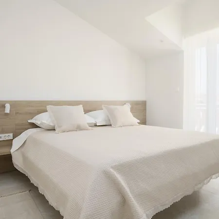Penthouse Bianca *