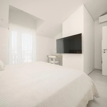 Penthouse Bianca Βόντιτσε