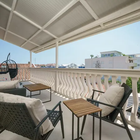 Apartament Penthouse Bianca *